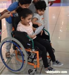 شبكة البالونات في الرياض جاليري ساهمت برسم الابتسامة على وجوه الأطفال بتقديم الهدايا للأطفال العاديين وذوي الاحتياجات الخاصة   قناة الدروب الفضائية / وسيلة الحلبي